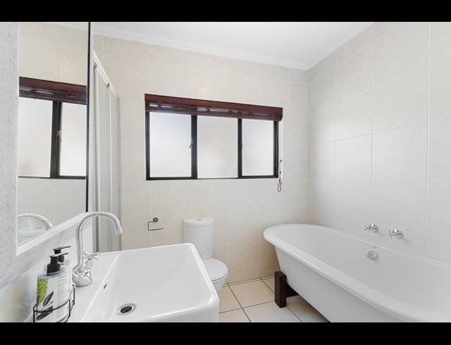2 BEDROOM APARTMENT FOR SALE IN SUNNINGHILL